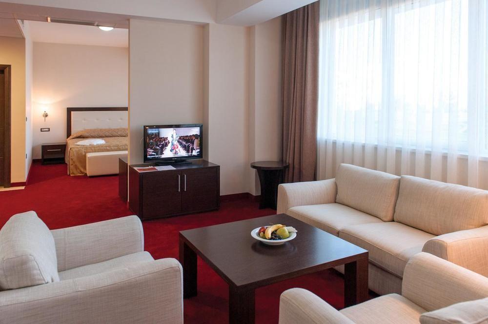Tcc Grand Plaza Hotel Skopje Exterior foto