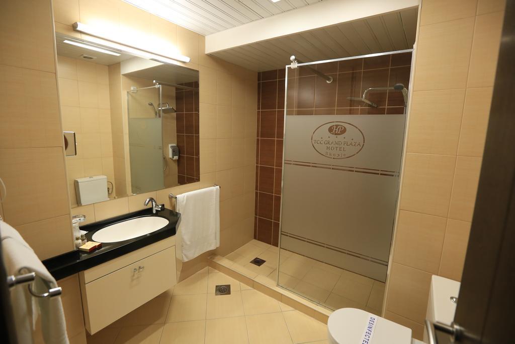 Tcc Grand Plaza Hotel Skopje Exterior foto