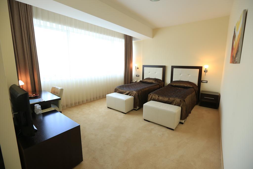 Tcc Grand Plaza Hotel Skopje Exterior foto